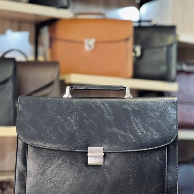 Cratable administartif simili cuir noir